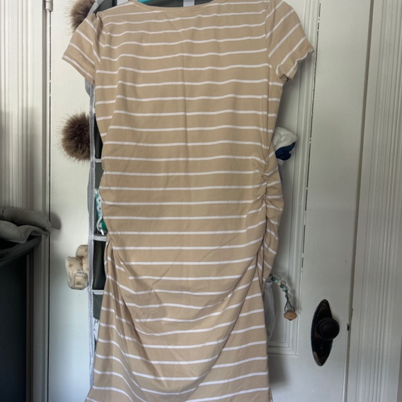 Old navy maternity dress - Picture 3 of 3